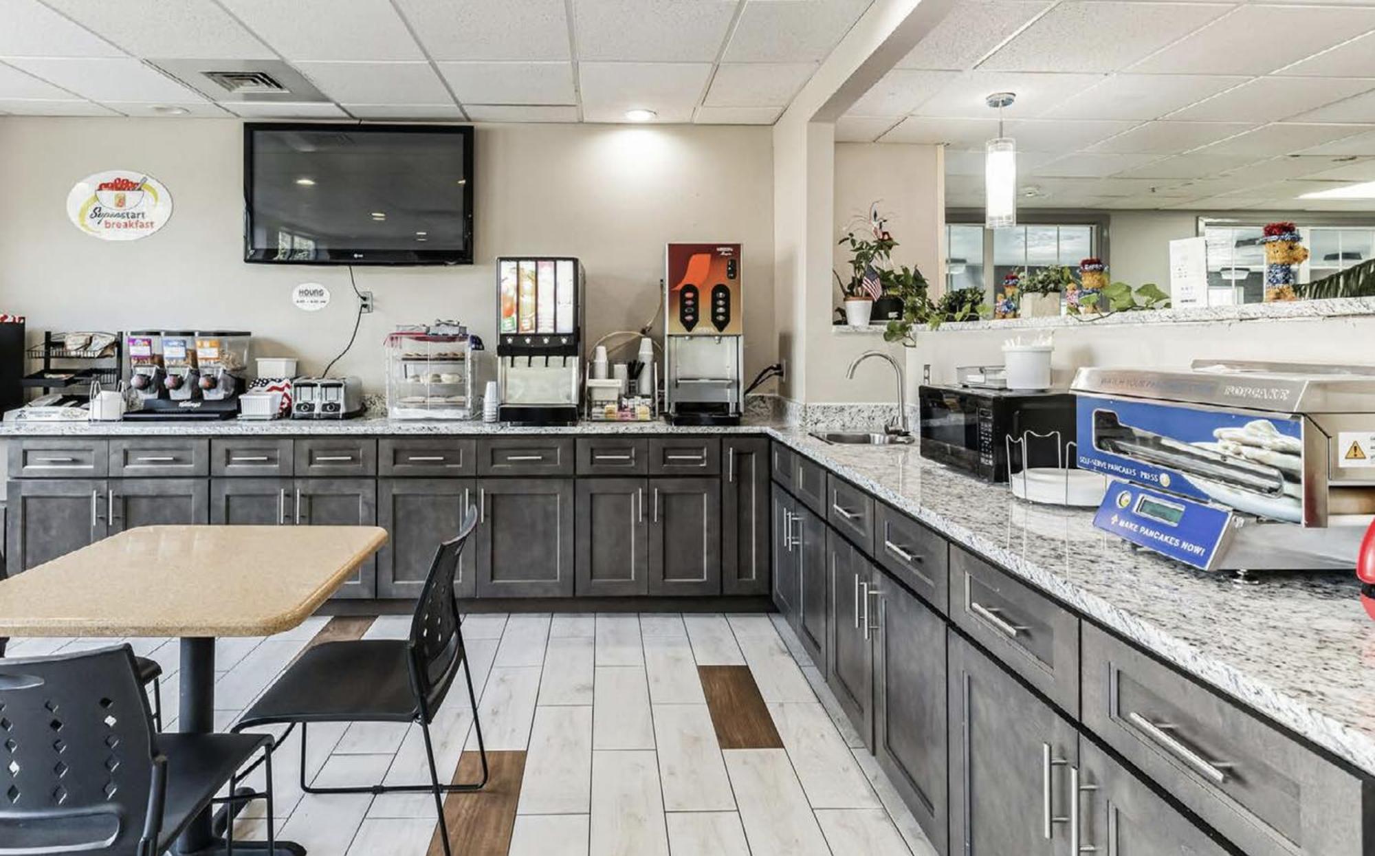 Super 8 By Wyndham Smithfield-selma Hotel