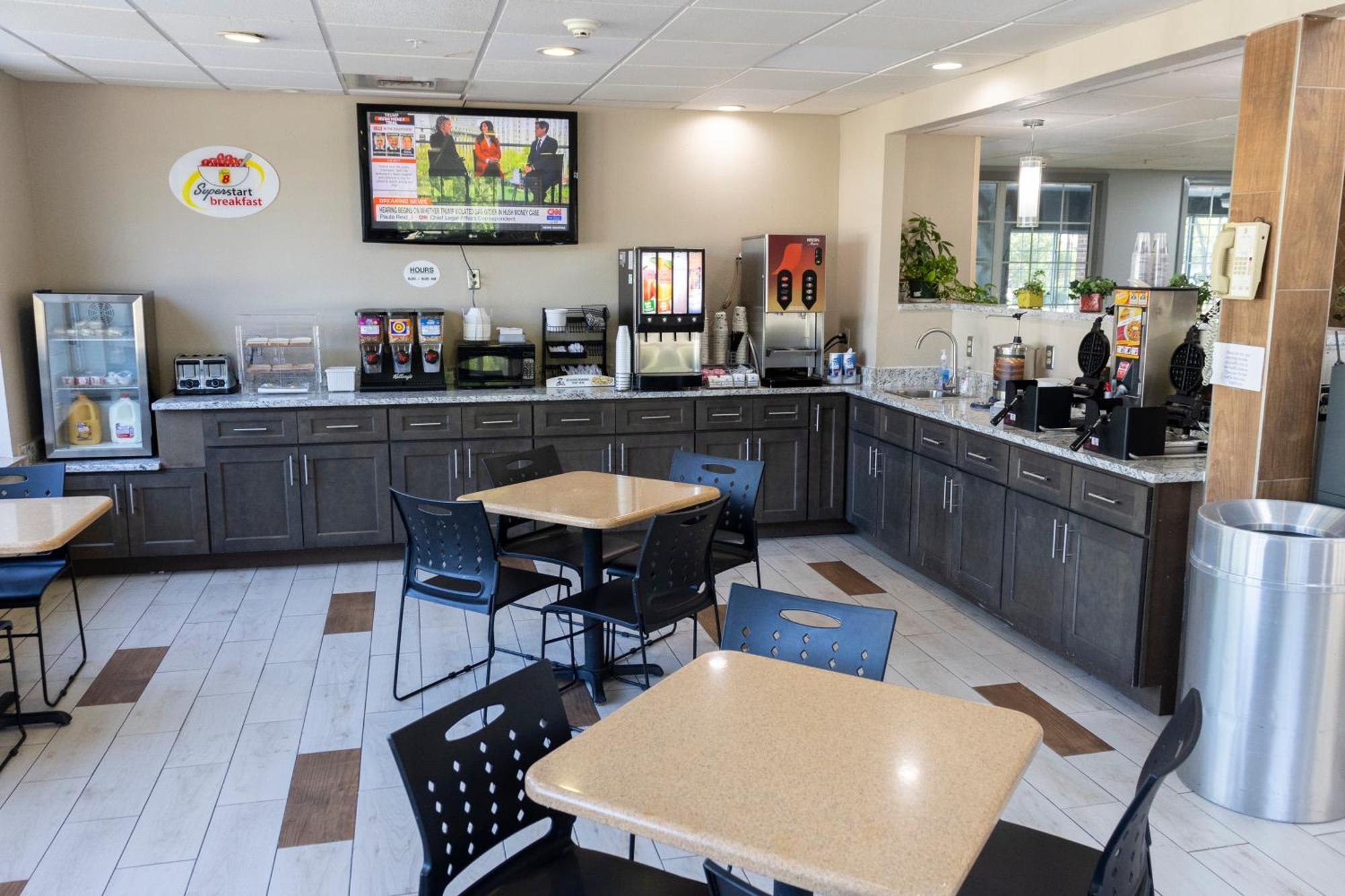 Super 8 By Wyndham Smithfield-selma Hotel