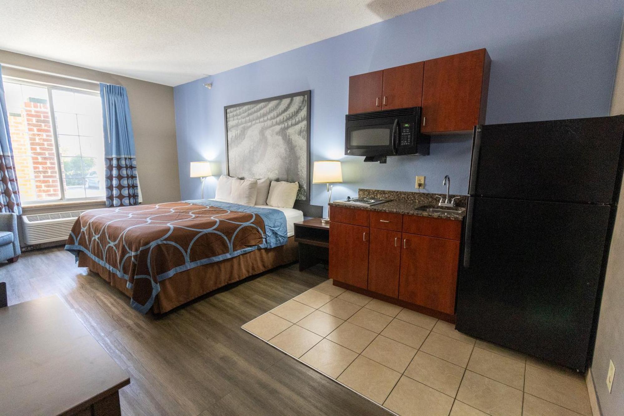 Hotel Super 8 By Wyndham Smithfield-selma 2*