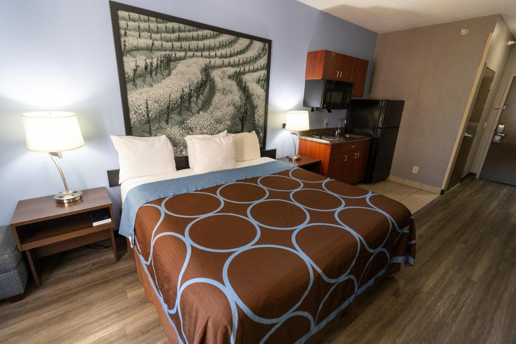 Hotel Super 8 By Wyndham Smithfield-selma 2*