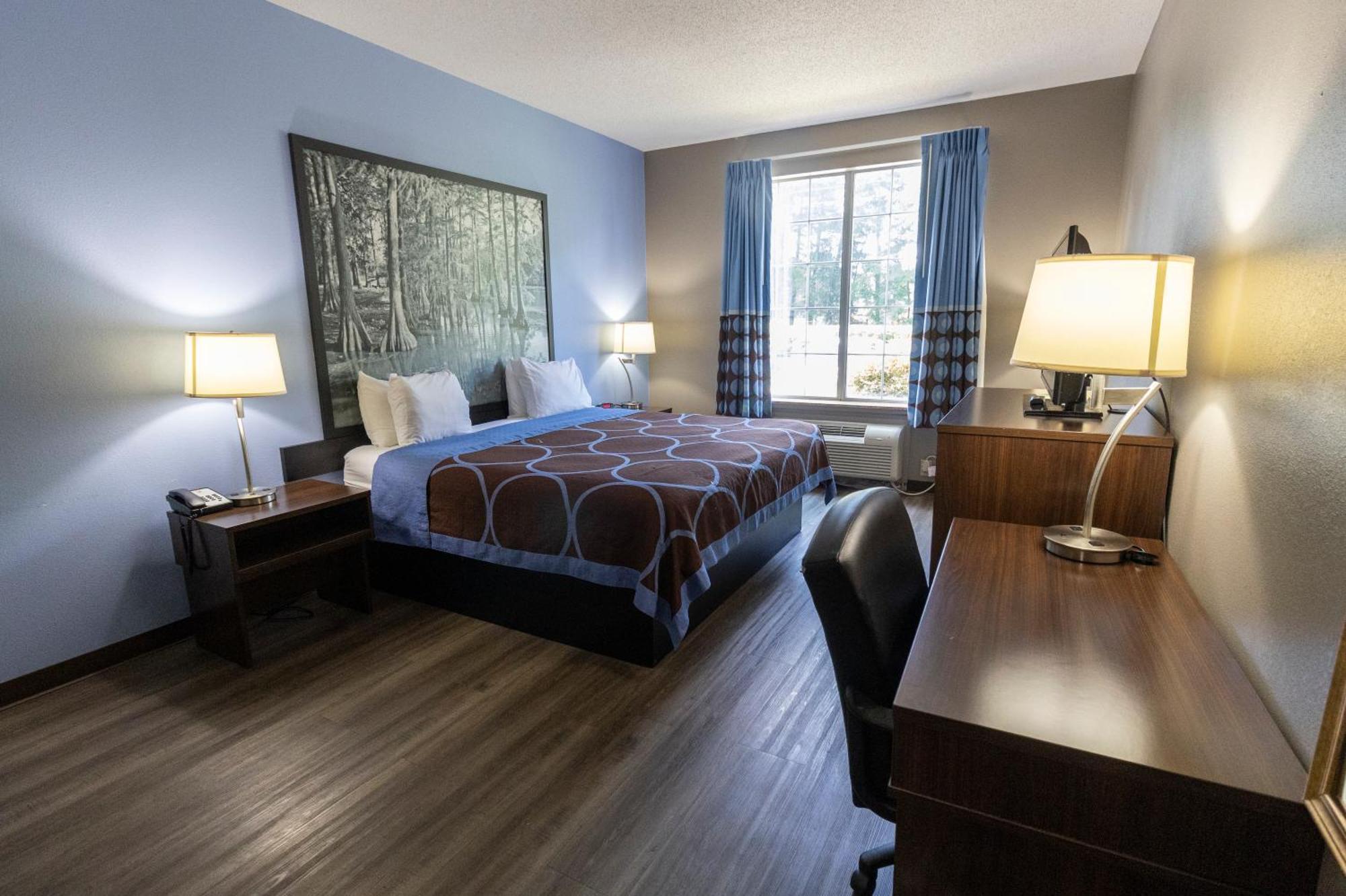 Super 8 By Wyndham Smithfield-selma