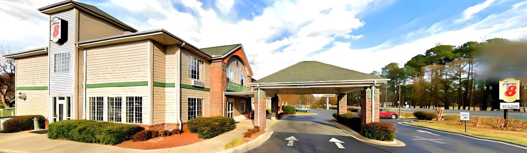 Hotel Super 8 By Wyndham Smithfield-selma 2*