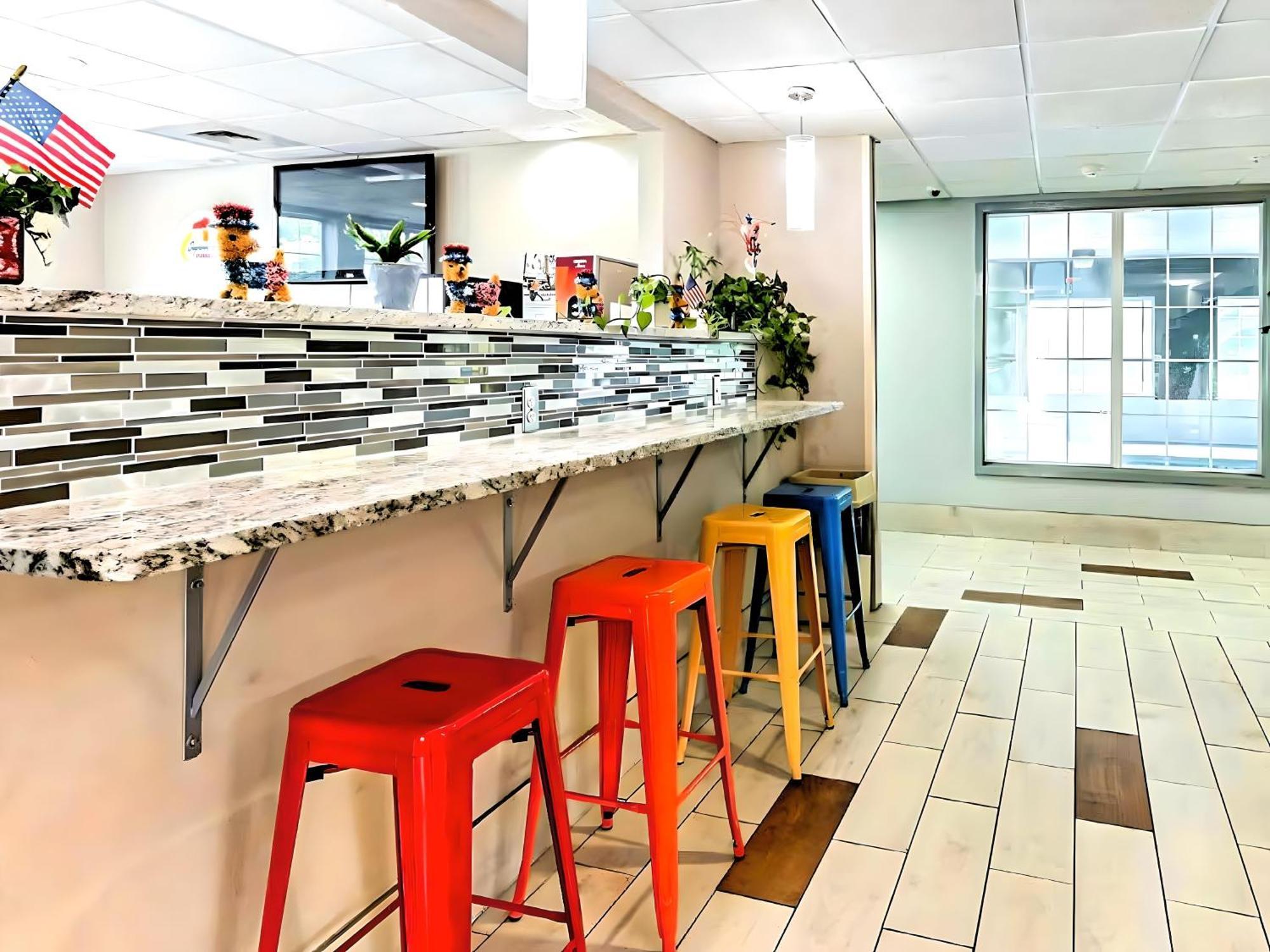 Super 8 By Wyndham Smithfield-selma Hotel