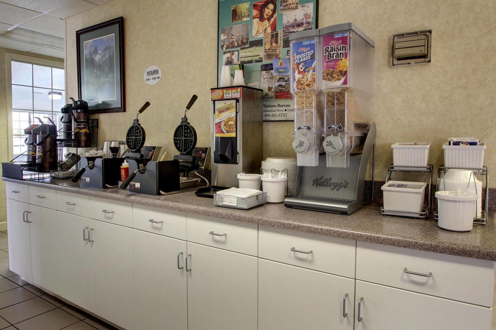 Hotel Super 8 By Wyndham Smithfield-selma