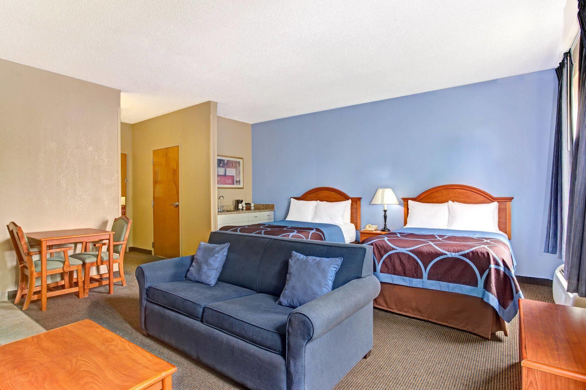 Hotel Super 8 By Wyndham Smithfield-selma 2*